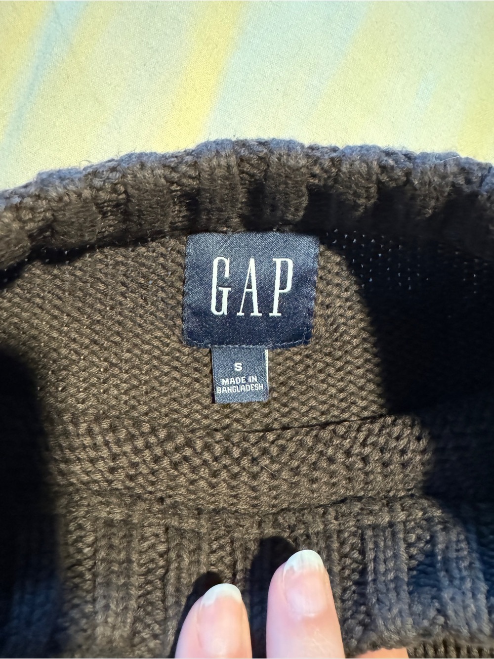 GAP Sweater - Picture 2 of 3